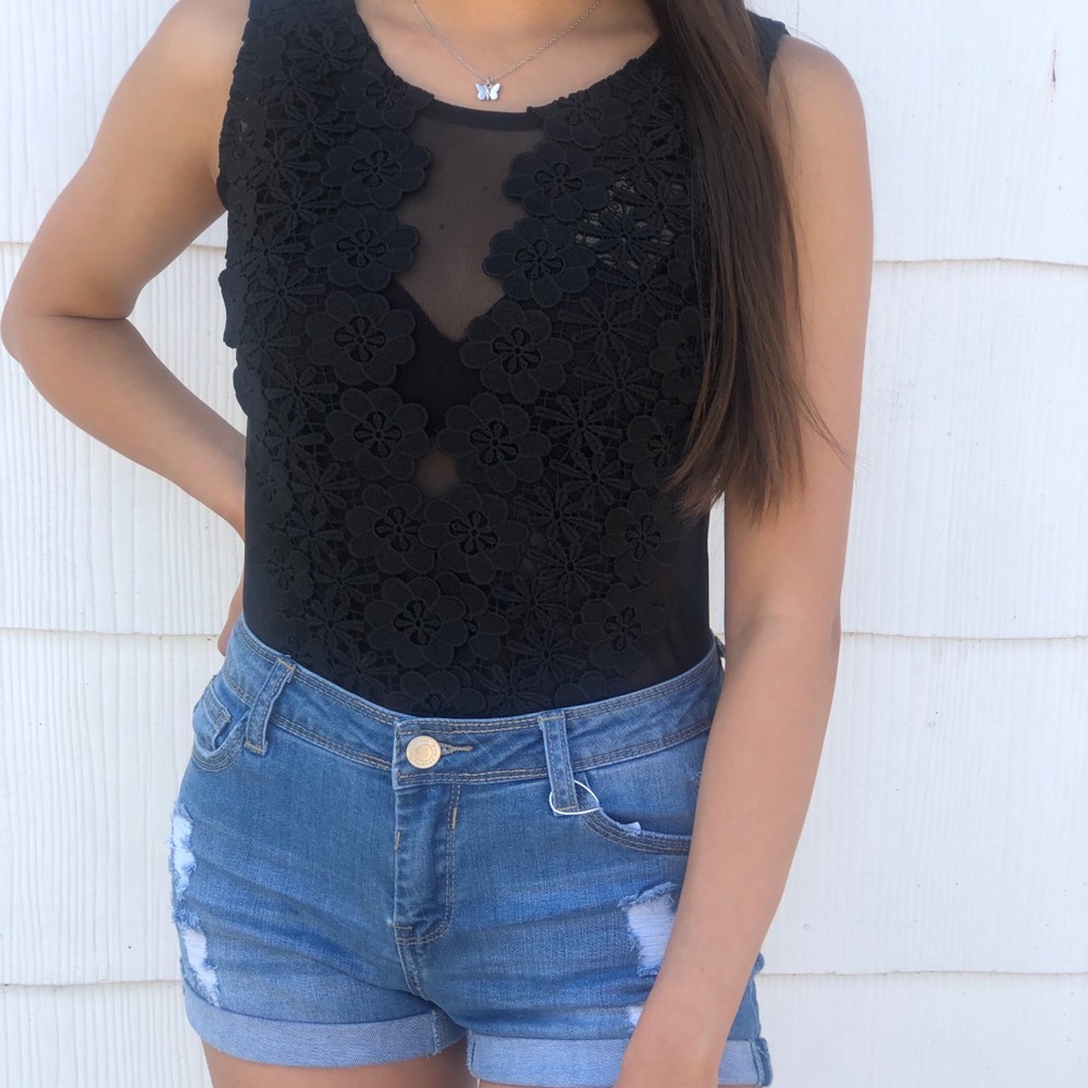🌺1 LEFT🌺 Black Lace flower top - Bodysuit